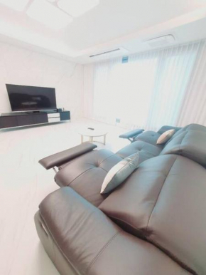 New Building Seocho Gran Xi 4 Bed rooms 2 Bathroom Highend Premium Apartment - Long term stay available